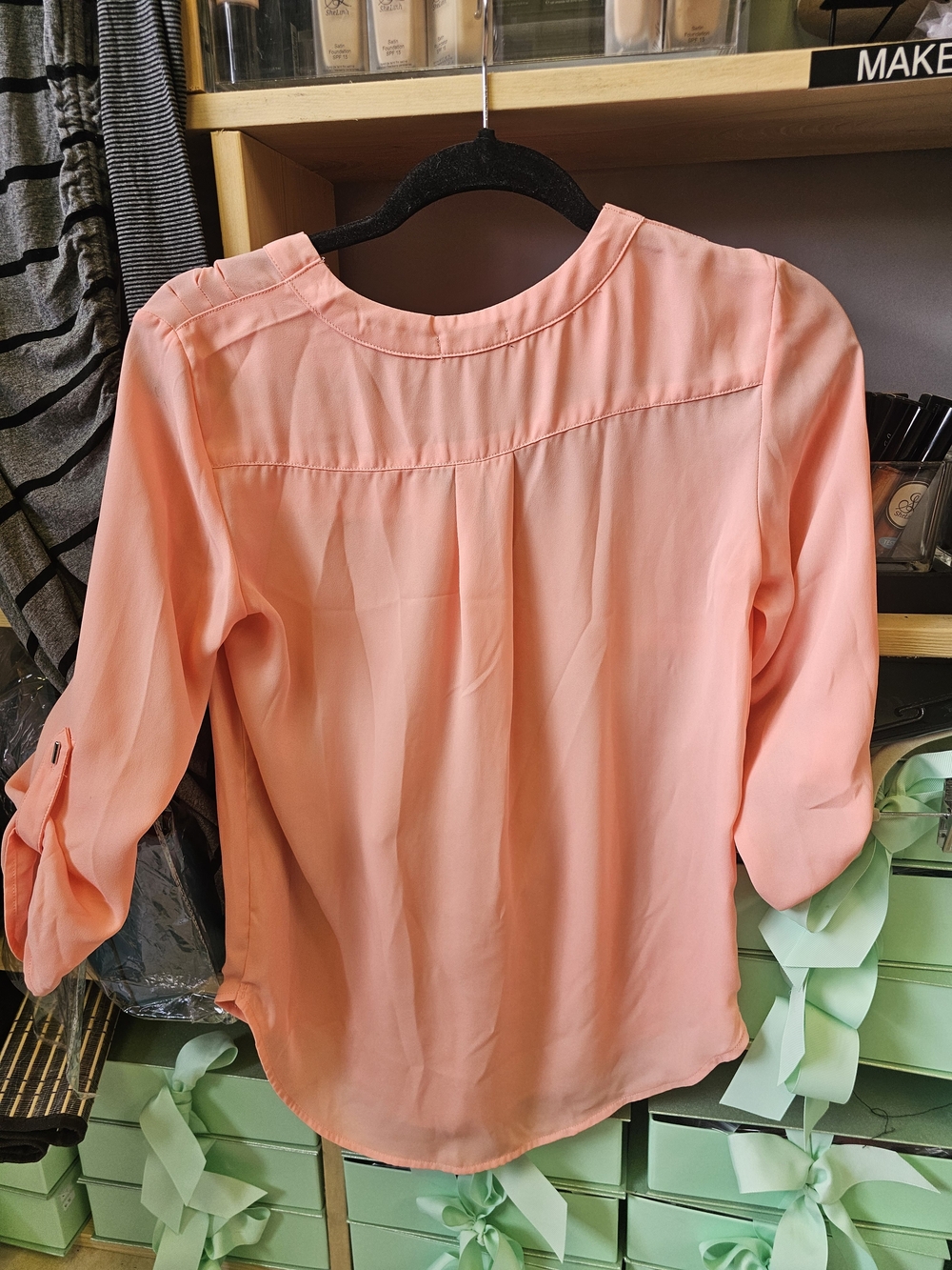Dynamite Peach V-Neck Roll-Tab Sleeve Blouse - Picture 4 of 4